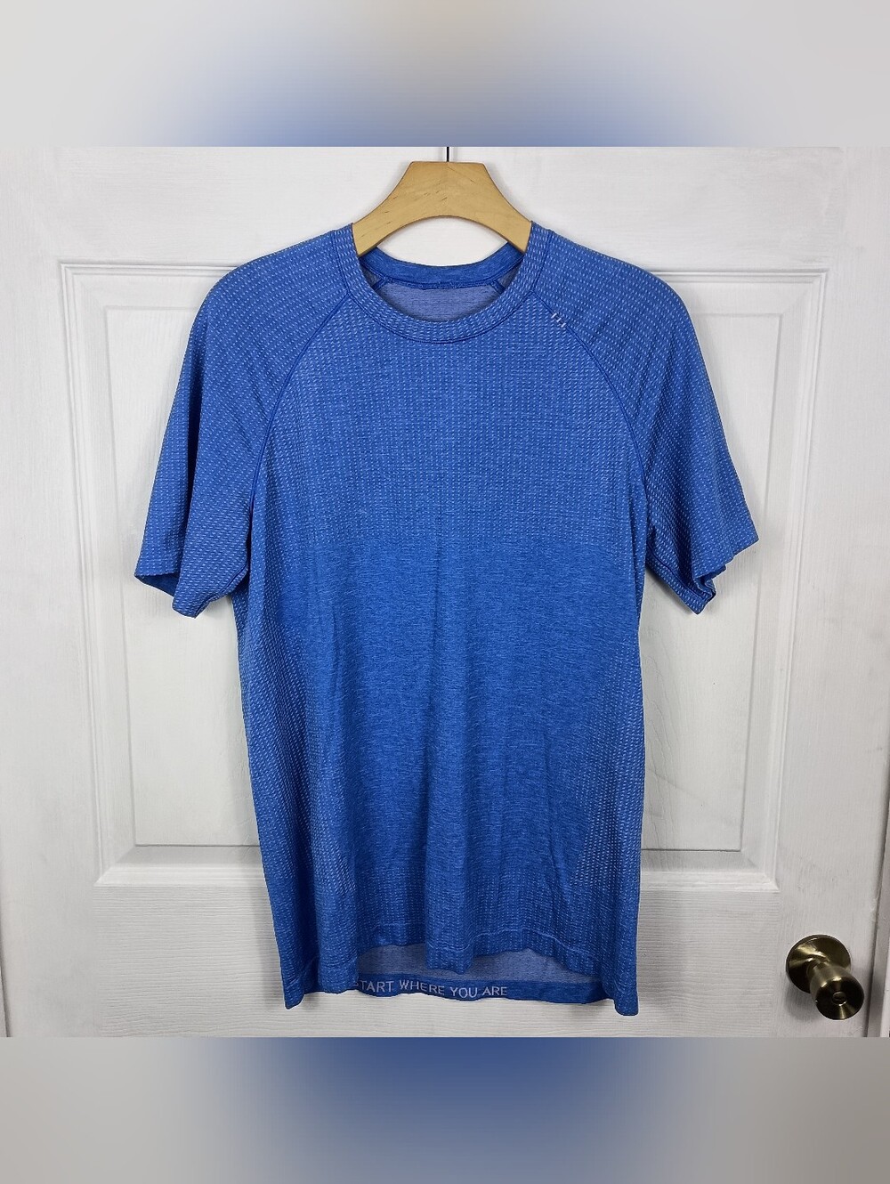 Lululemon T Shirt Medium Mens Blue Metal Vent Tech Short Sleeve Slim Fit Top